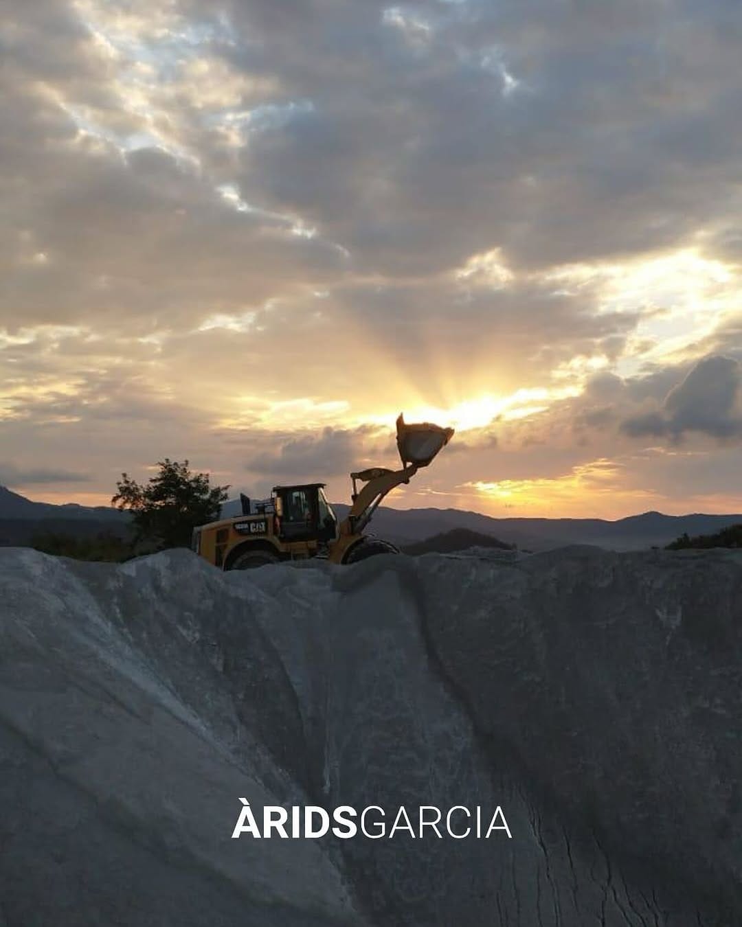 Post 4 by Àrids Garcia | Cantera de áridos graníticos on Instagram (image)