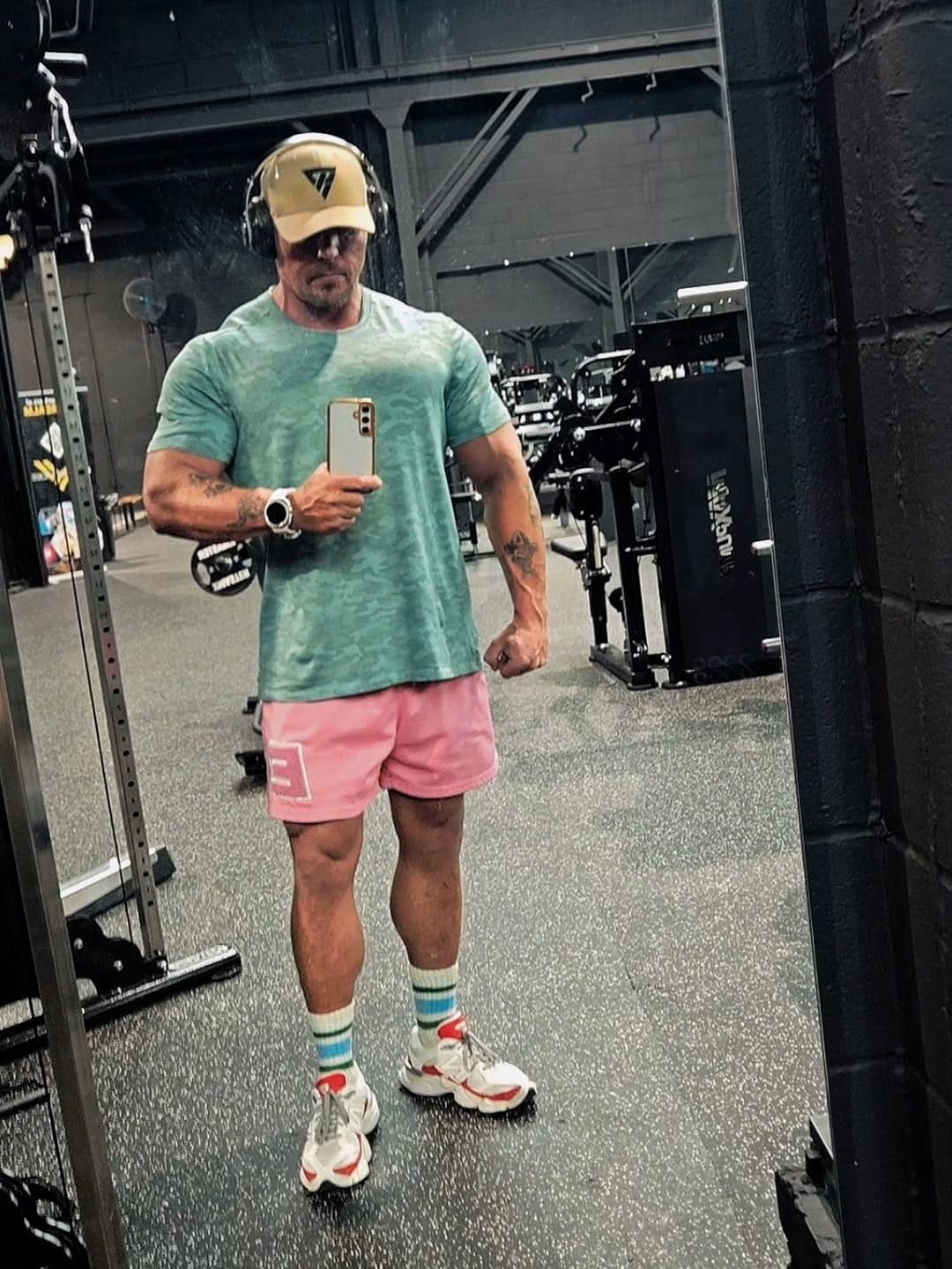 Post 4 by 𝑪𝒉𝒓𝒊𝒔𝒕𝒐𝒑𝒉𝒆𝒓 𝑾𝒂𝒅𝒆 on Instagram (carousel)