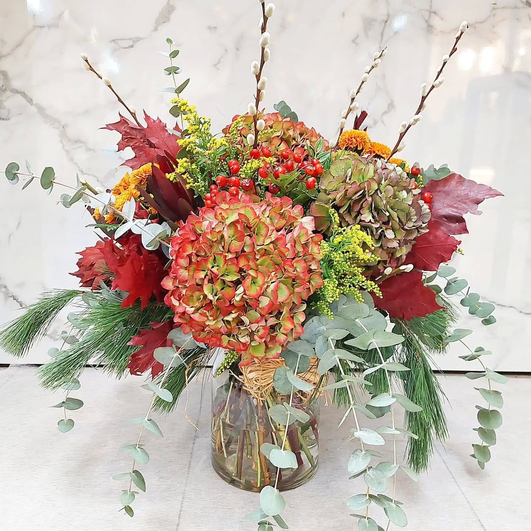 Post 4 by FLORISTERÍA AMARYLIS on Instagram (carousel)