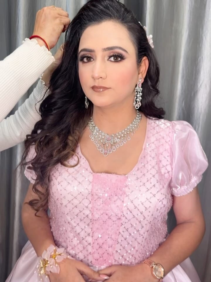 Post 1 by Makeup By Shivani Katyal 🧿 on Instagram (carousel)