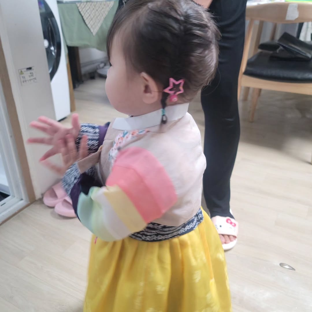 Post 5 by yooun seul on Instagram (carousel)