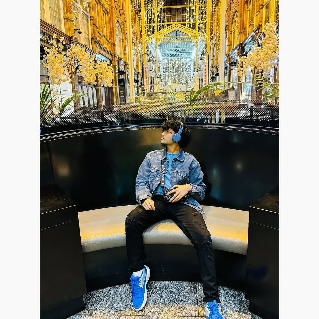 Post 10 by Jayvir Makwana on Instagram (image)