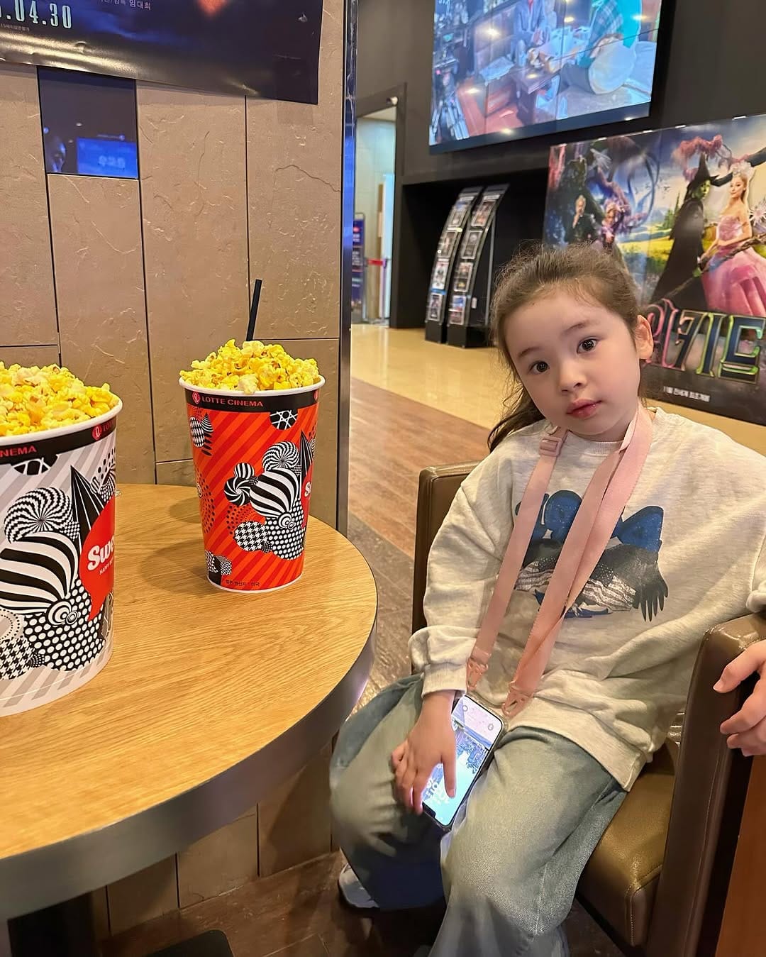 Post 9 by 오하나 on Instagram (carousel)
