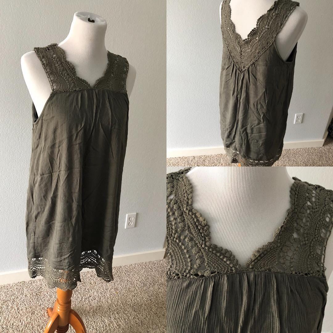 Post 1 by @fourlittleladiesboutique on Instagram (image)