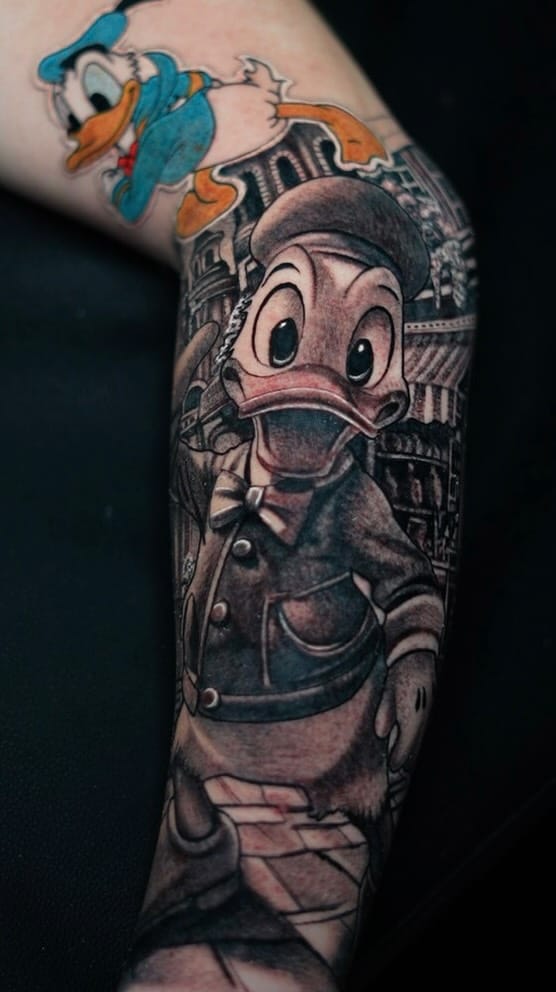 Post 8 by Adrián Vindas Tatuador on Instagram (video)