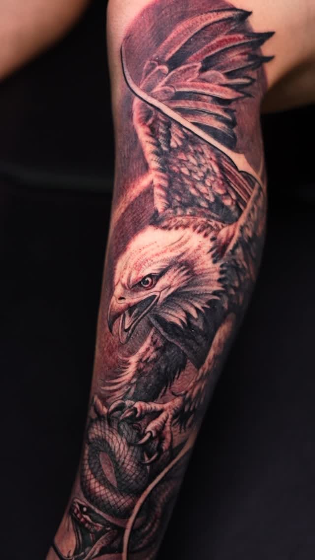 Post 5 by Adrián Vindas Tatuador on Instagram (video)