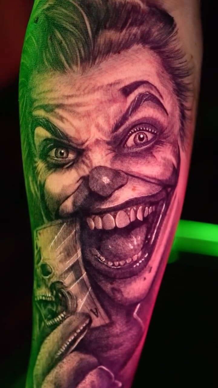 Post 9 by Adrián Vindas Tatuador on Instagram (video)
