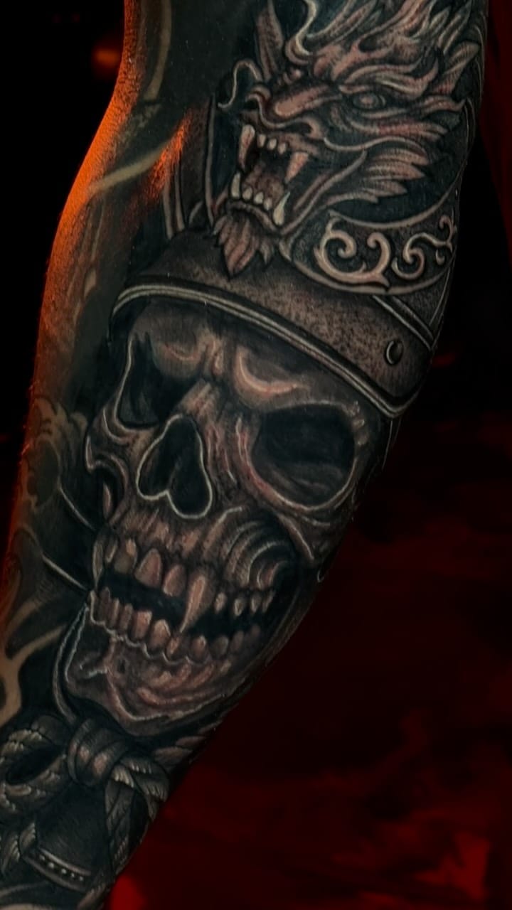 Post 7 by Adrián Vindas Tatuador on Instagram (video)