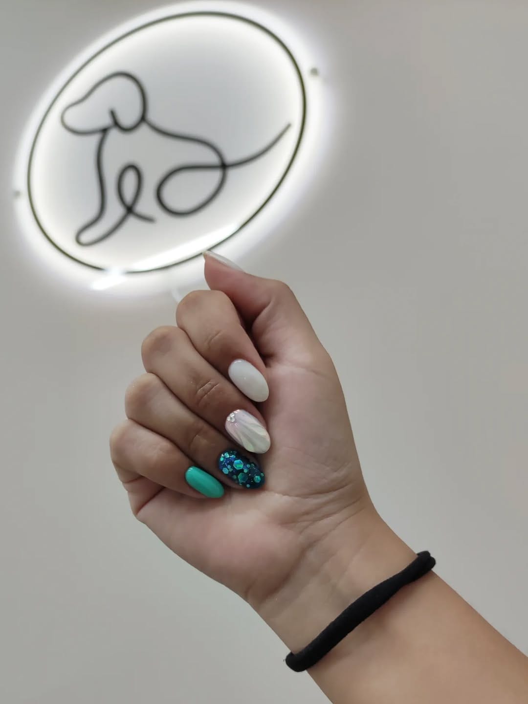 Post 2 by Salud y belleza? Llegaste al lugar indicado on Instagram (carousel)