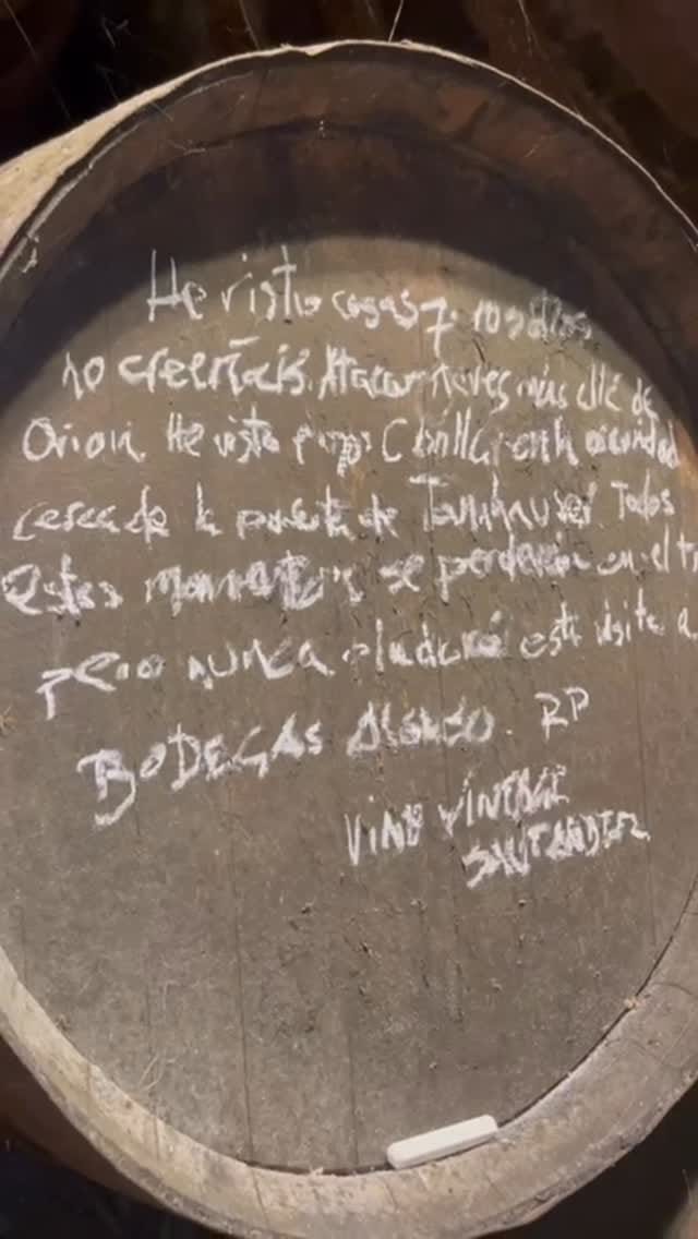 Post 8 by VinoVintageSantander on Instagram (video)