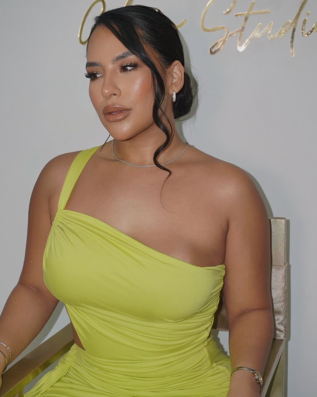 Post 8 by Maquilladora en Cartagena | Makeup Artist Cartagena on Instagram (carousel)
