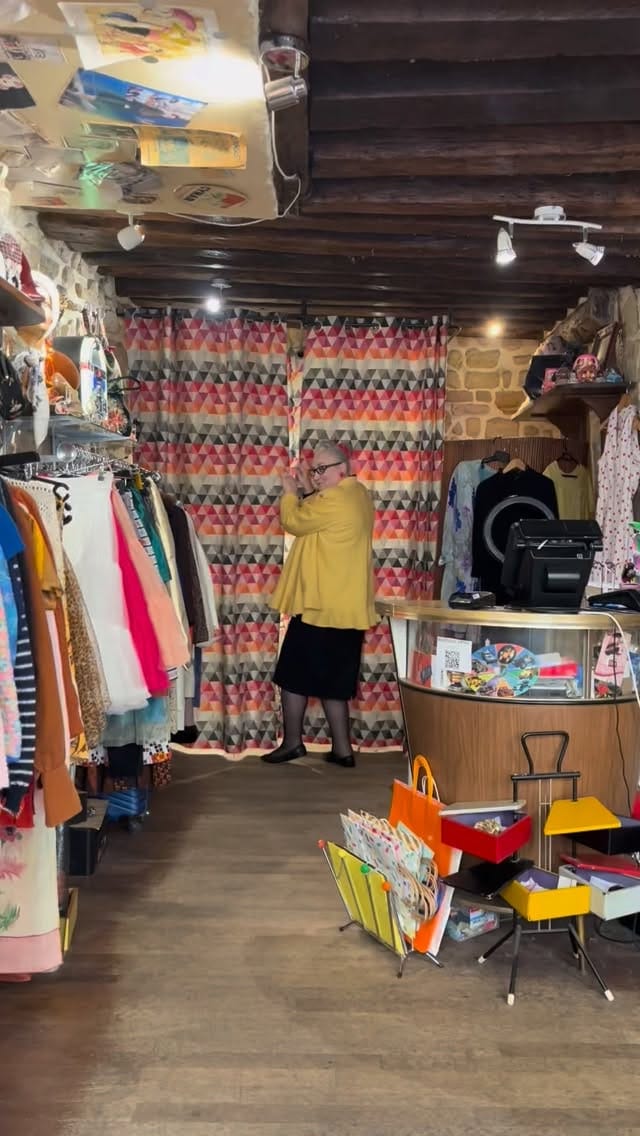 Post 5 by Mamz'elle swing on Instagram (video)