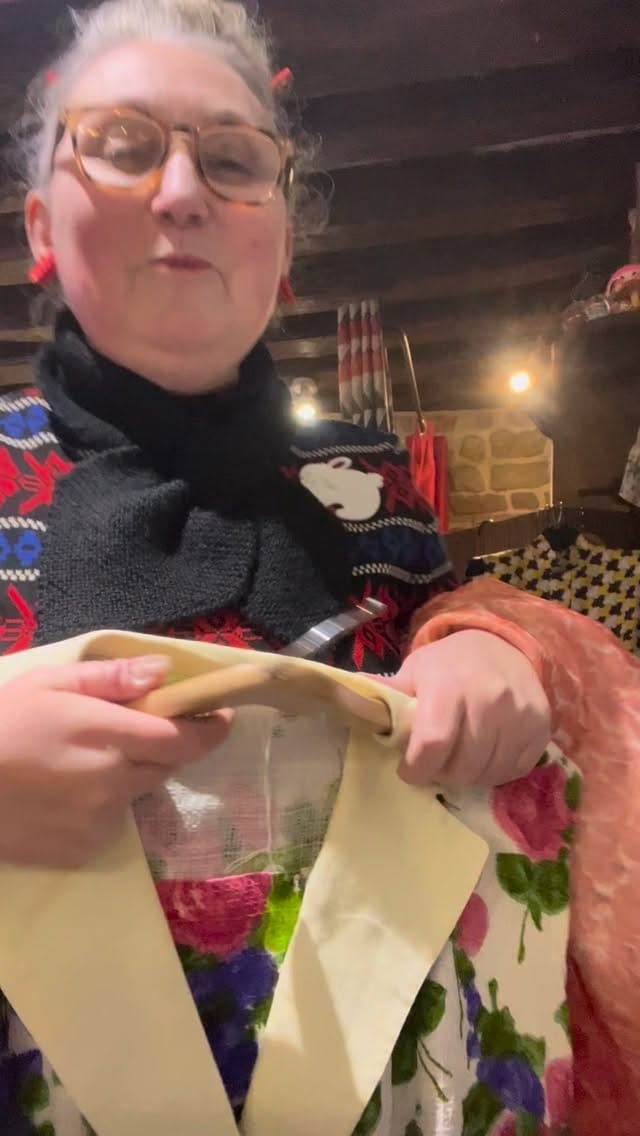 Post 3 by Mamz'elle swing on Instagram (video)