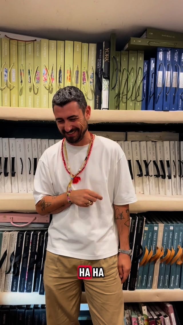 Post 10 by Verdeolivia Paint & Paper on Instagram (video)