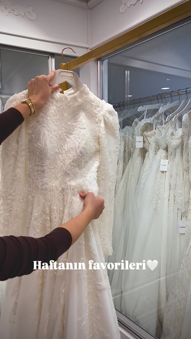 Post 3 by Meryem Cicerali Haute Couture on Instagram (video)