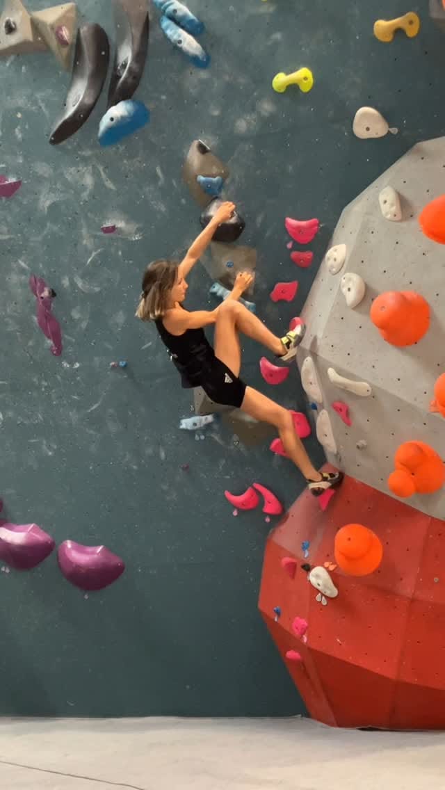 Post 9 by Nolwenn Arc on Instagram (video)
