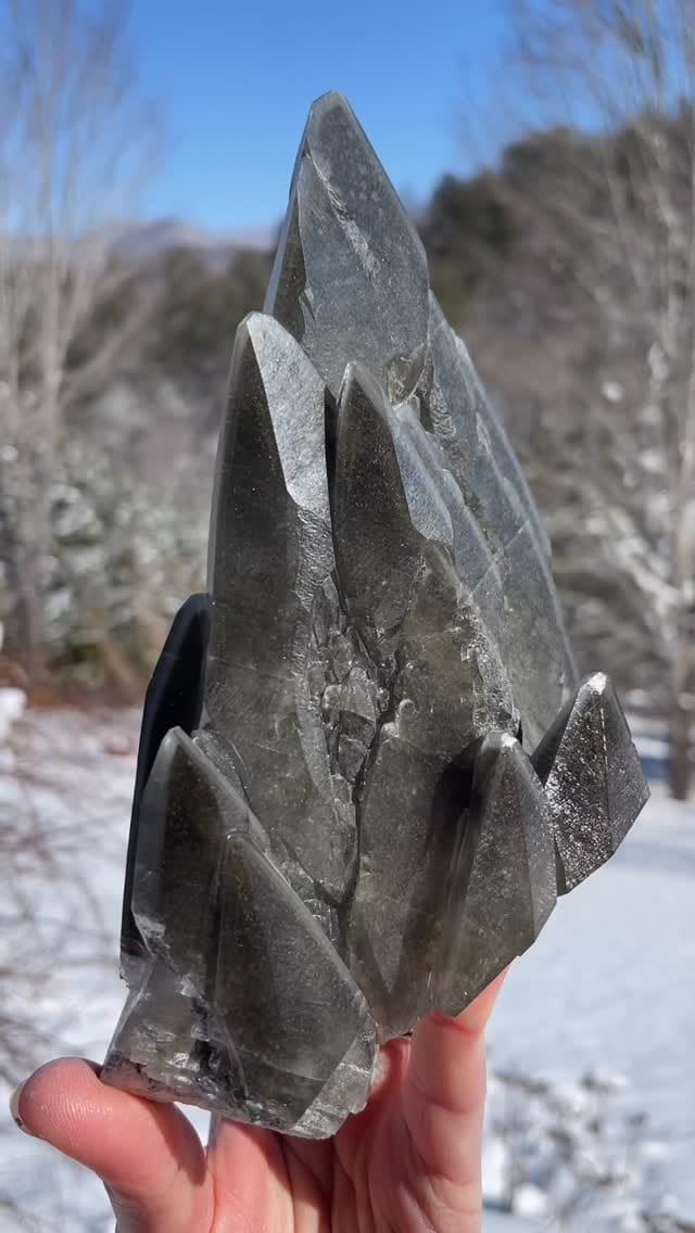 Post 10 by Over the Moon Minerals on Instagram (video)