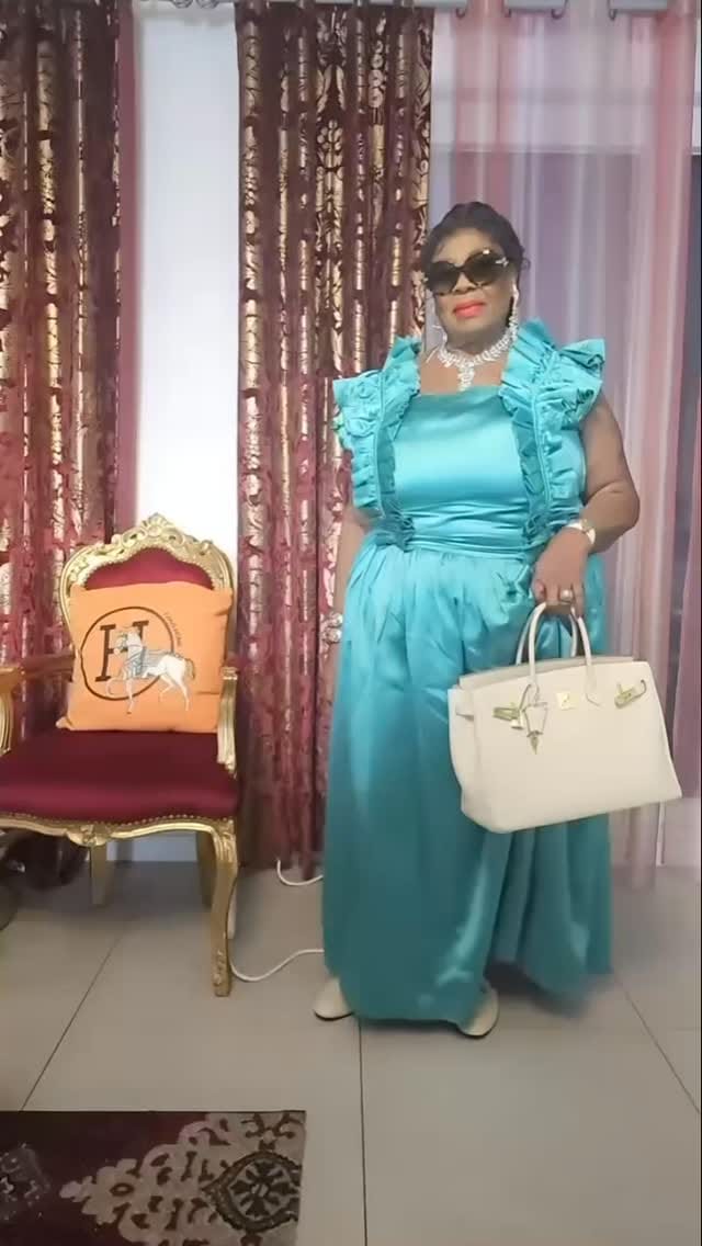 Post 9 by Marie Louise Nsongo on Instagram (video)