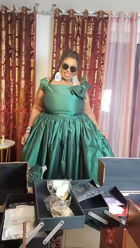 Post 3 by Marie Louise Nsongo on Instagram (video)