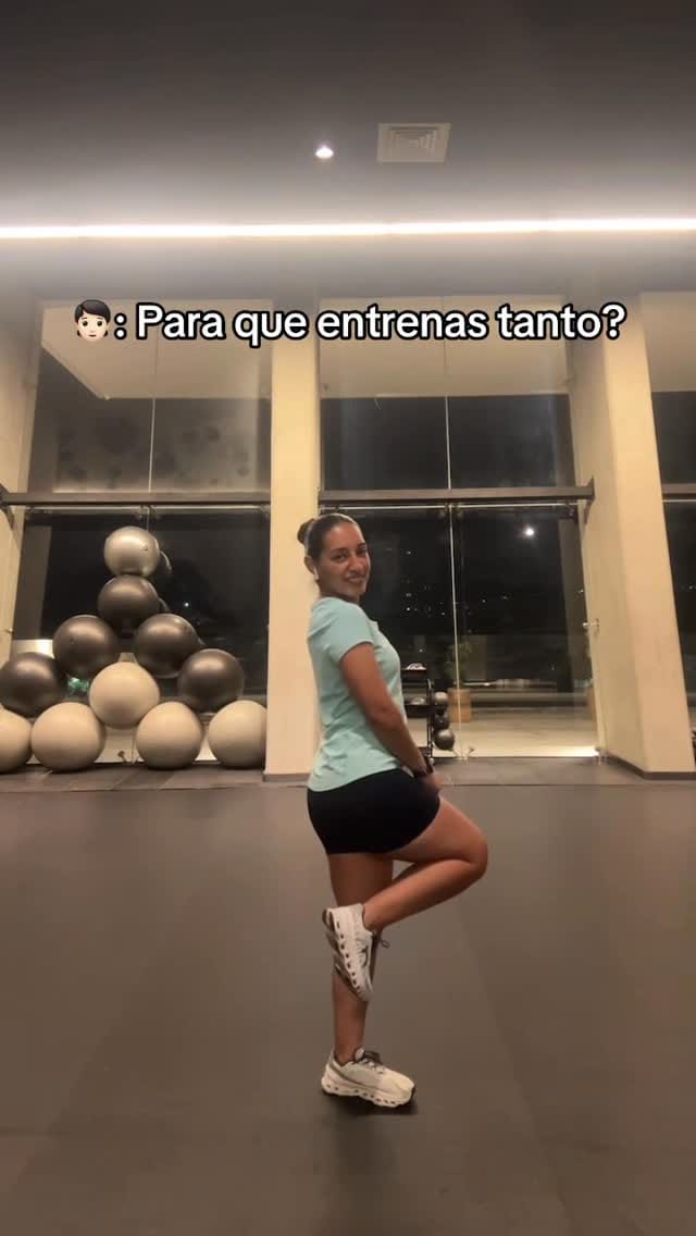 Post 2 by Vale Aranda on Instagram (video)