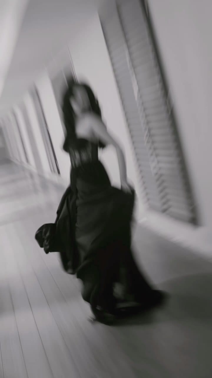 Post 10 by Melanie Maria M R on Instagram (video)