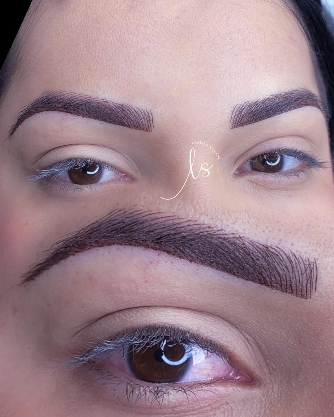 Post 10 by Larii Santos / Maquiadora on Instagram (image)