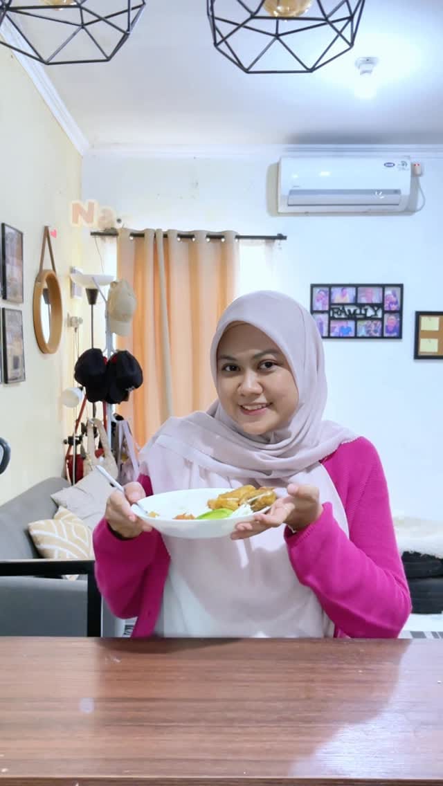 Post 6 by Yesi Intasari on Instagram (video)