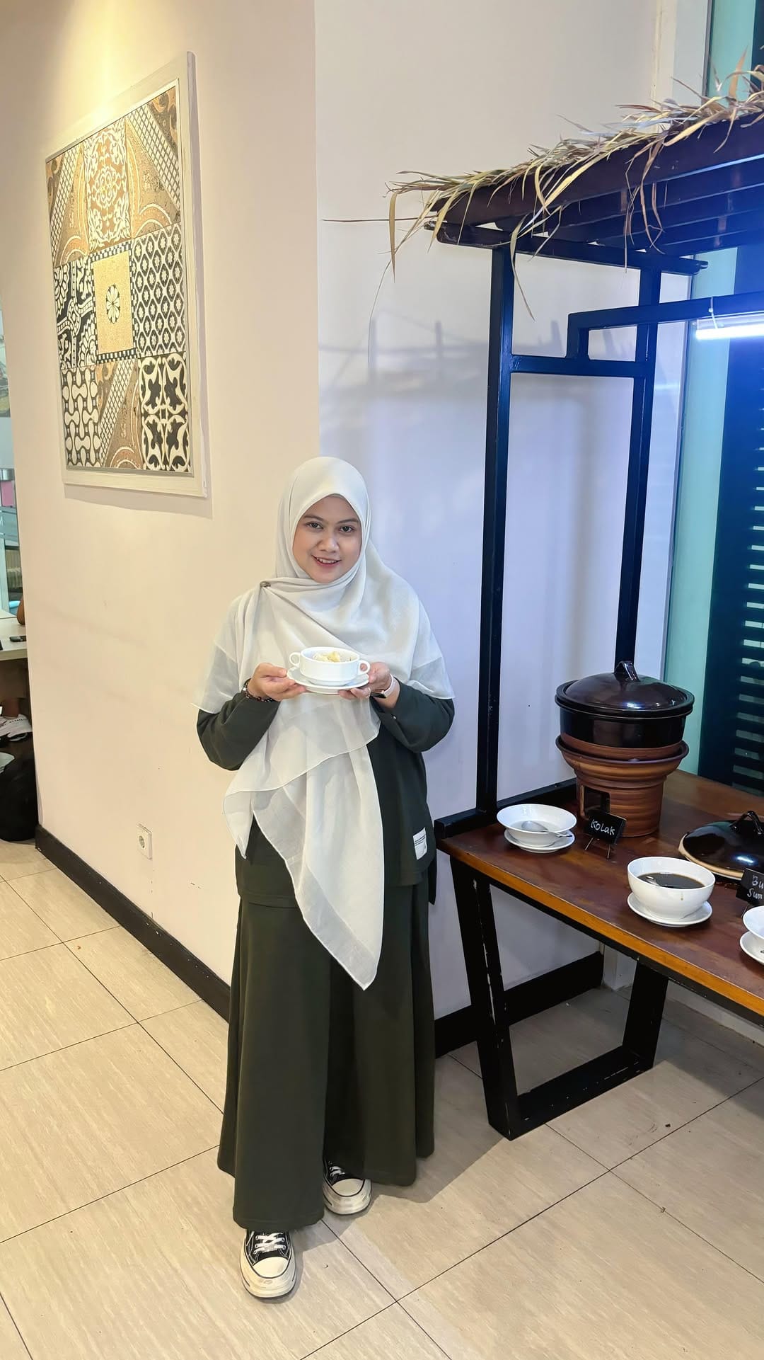 Post 2 by Yesi Intasari on Instagram (video)