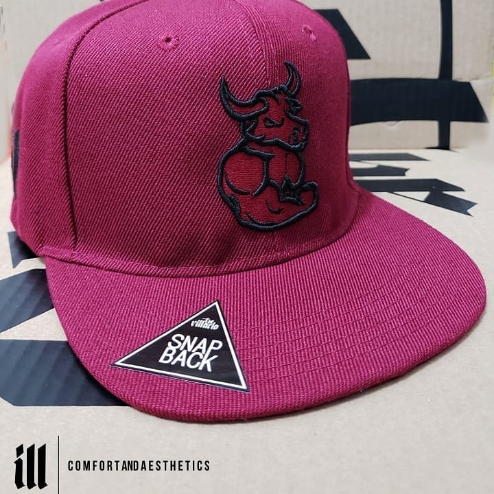 Post 3 by Ropa deportiva on Instagram (carousel)
