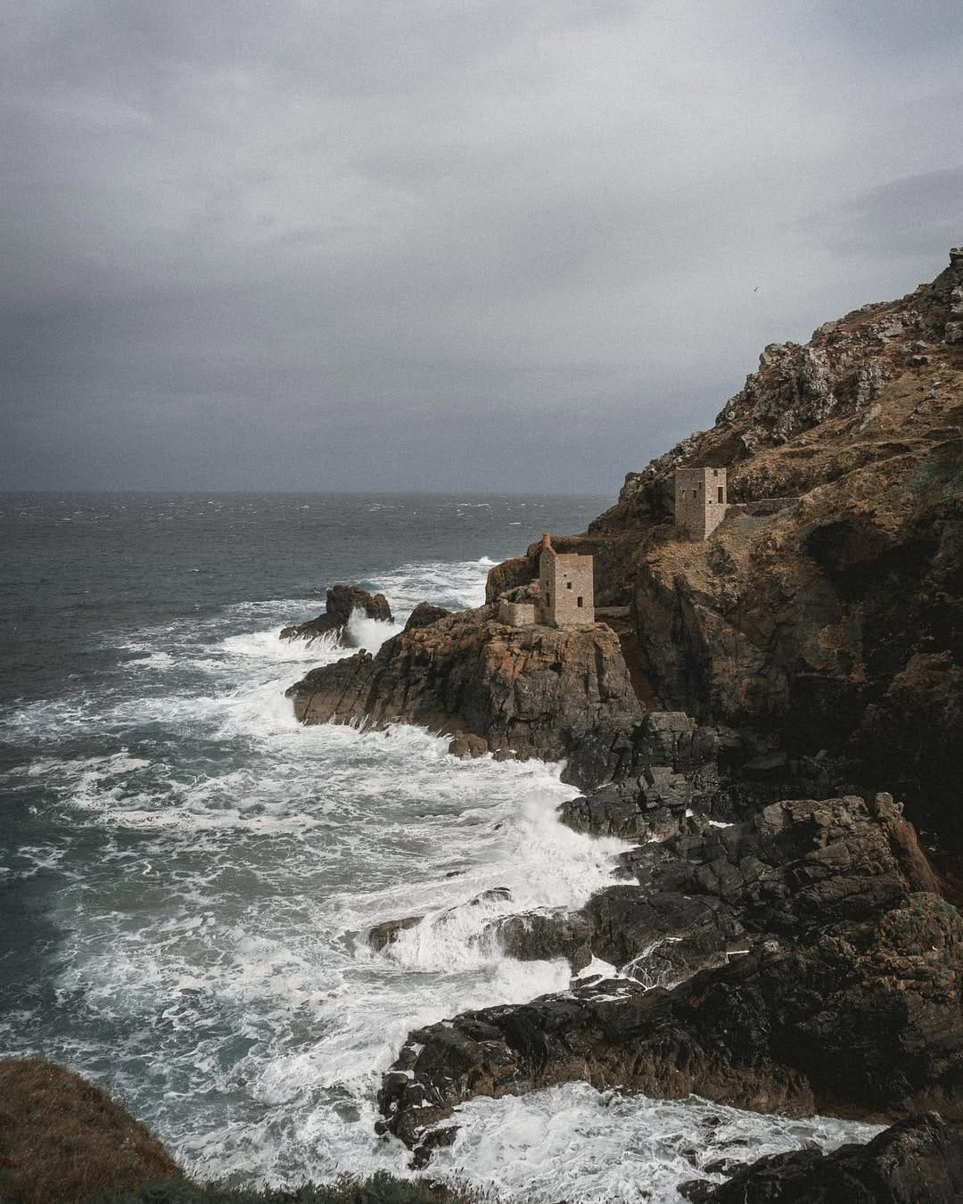 Post 4 by 3 happy wonderers on Instagram (image)