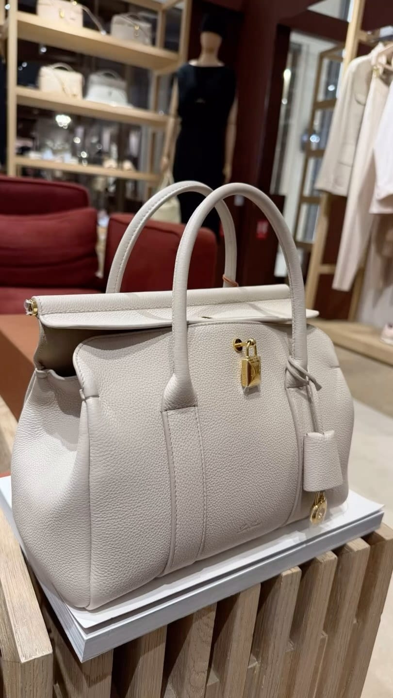 Post 5 by Alanoud Alhajji Coutureiat on Instagram (video)
