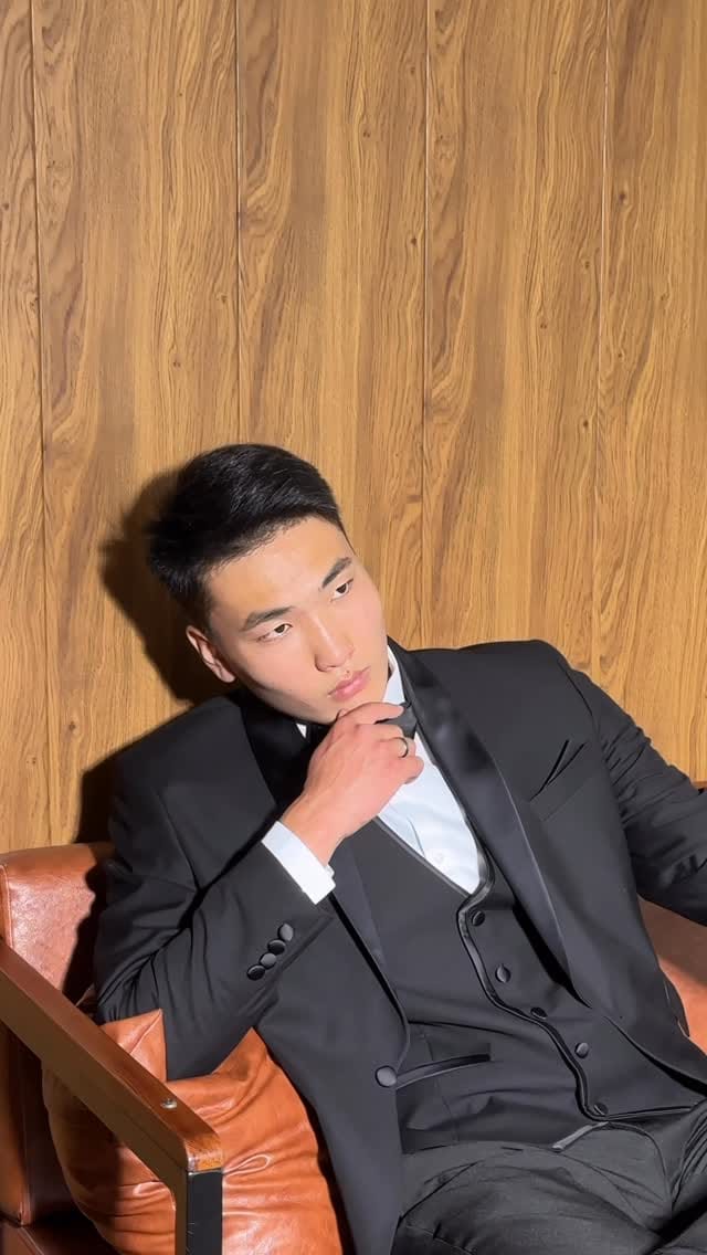 Post 6 by ПРОКАТ МУЖСКИХ КОСТЮМОВ ОШ on Instagram (video)