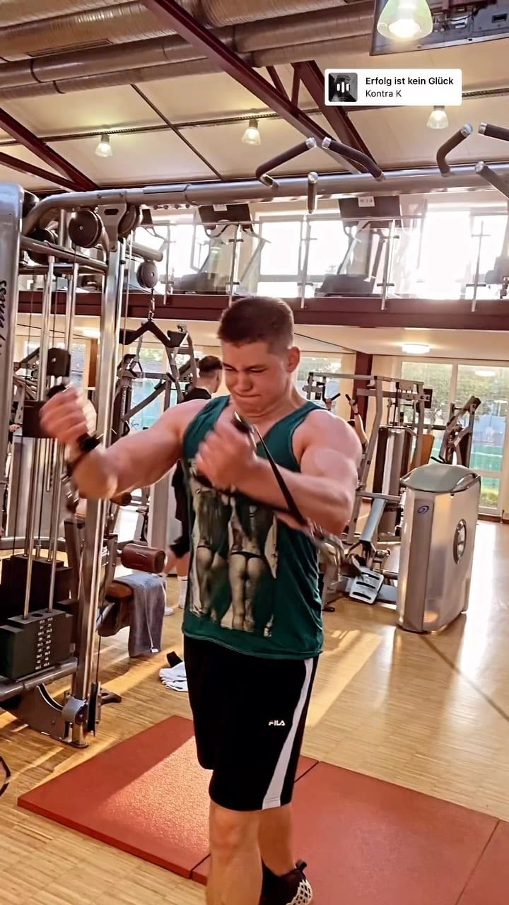 Post 7 by Rudi♉ on Instagram (video)
