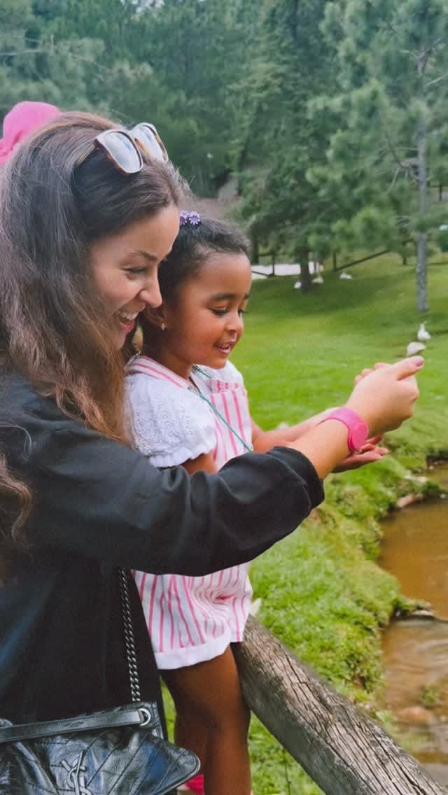 Post 2 by Camilla Moraes on Instagram (video)
