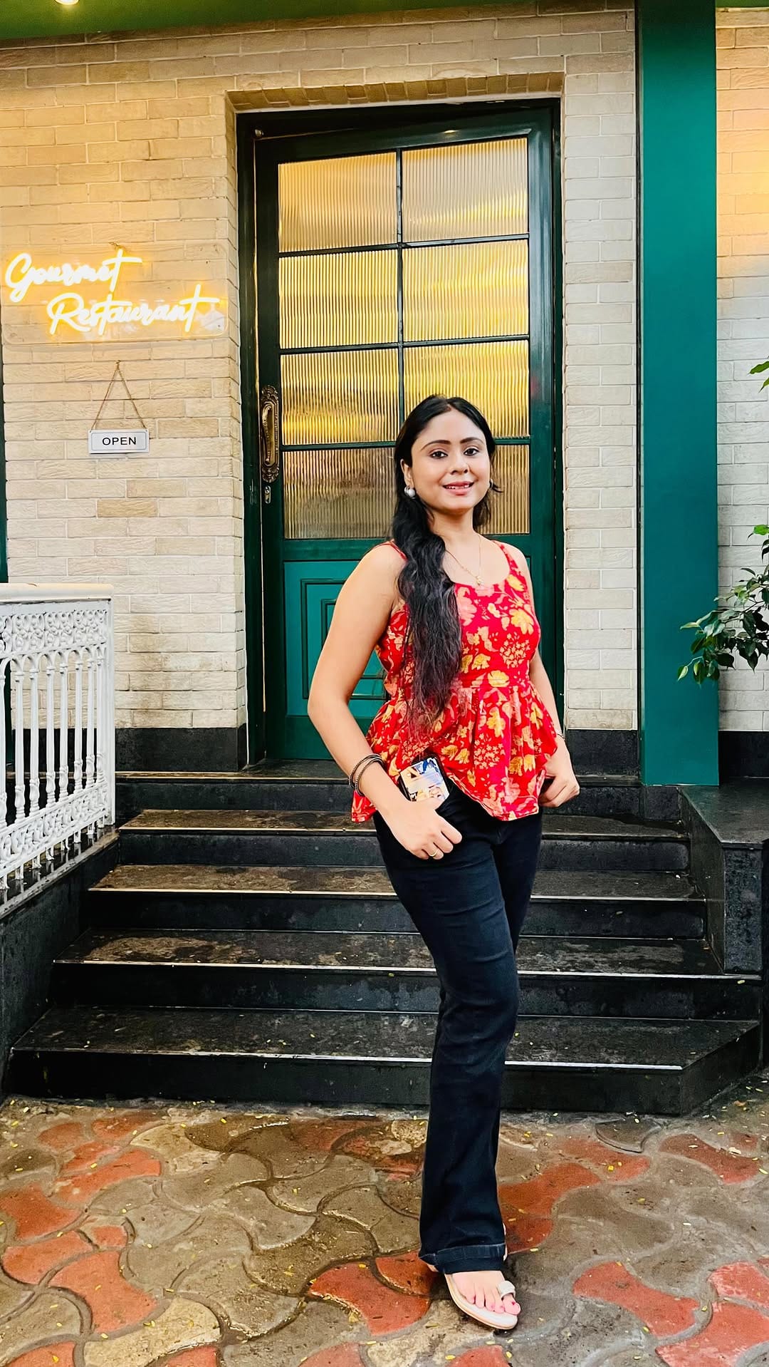 Post 4 by Shilpi on Instagram (video)