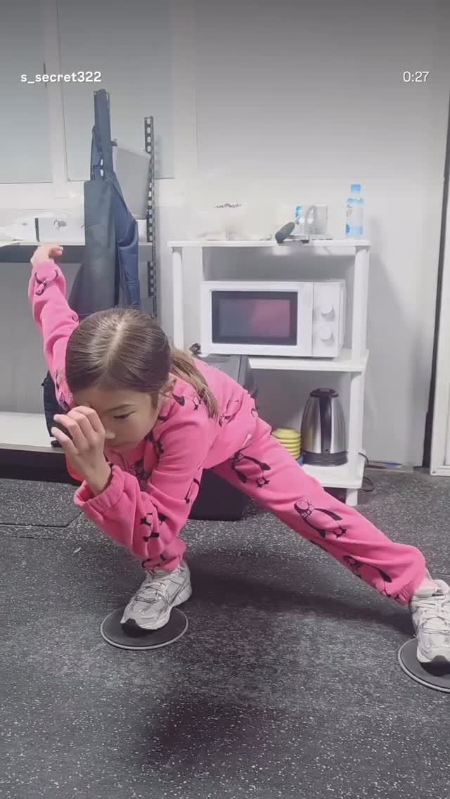 Post 4 by 베베드샵(bebedeshop) on Instagram (video)