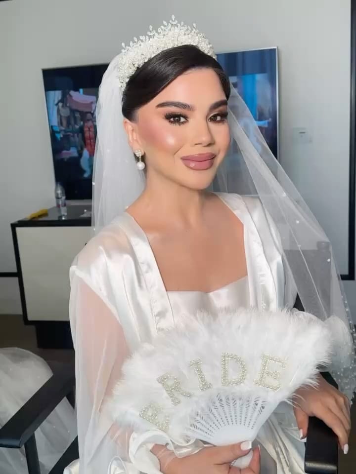 Post 1 by TOLA MAKEUP ARTIST ✨ on Instagram (carousel)