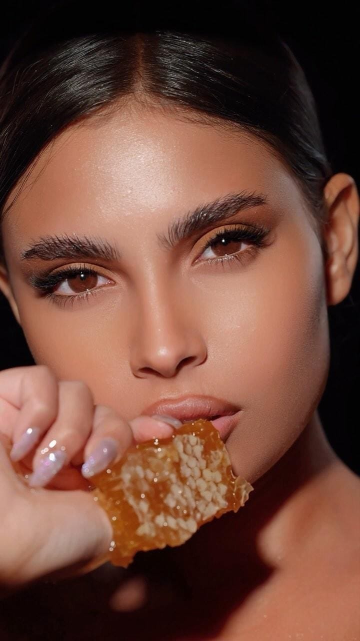 Post 9 by TOLA MAKEUP ARTIST ✨ on Instagram (video)