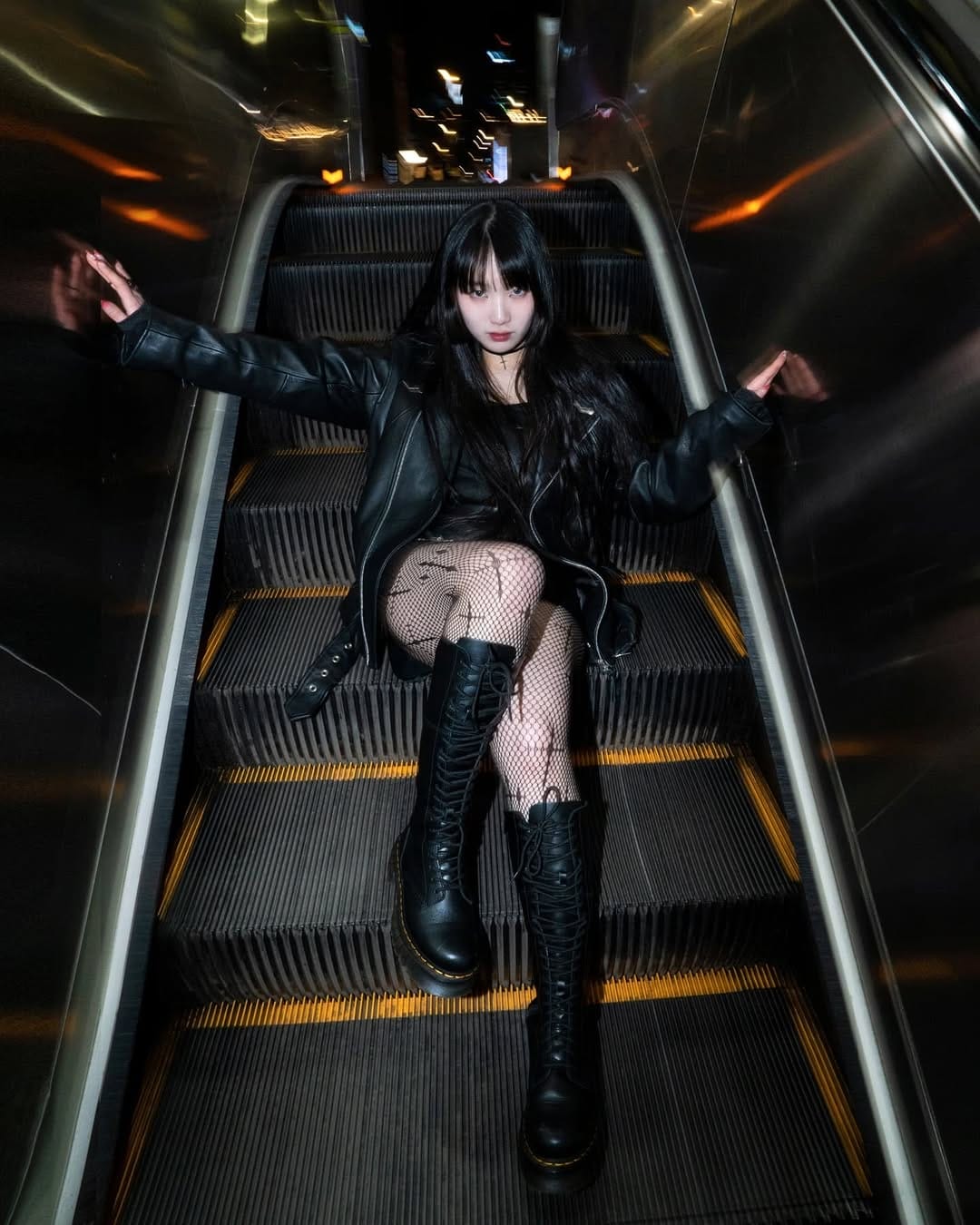 Post 8 by 하츠 on Instagram (carousel)