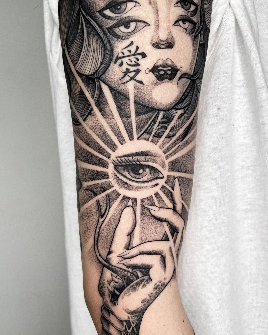 Post 10 by Styilo Navarro on Instagram (carousel)