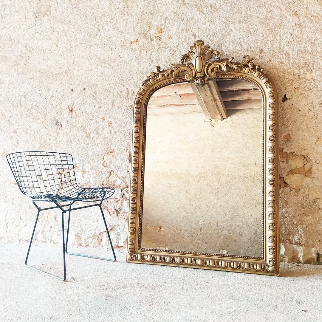 Post 4 by Miroirs anciens on Instagram (carousel)
