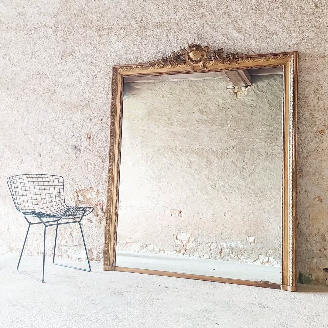 Post 10 by Miroirs anciens on Instagram (carousel)