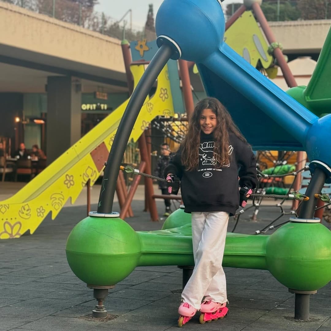 Post 8 by Alara on Instagram (image)