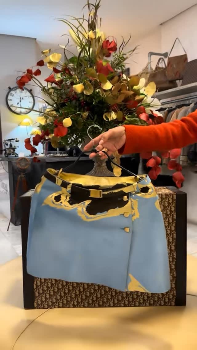 Post 8 by ✨EL VESTIDOR VINTAGE✨ on Instagram (video)