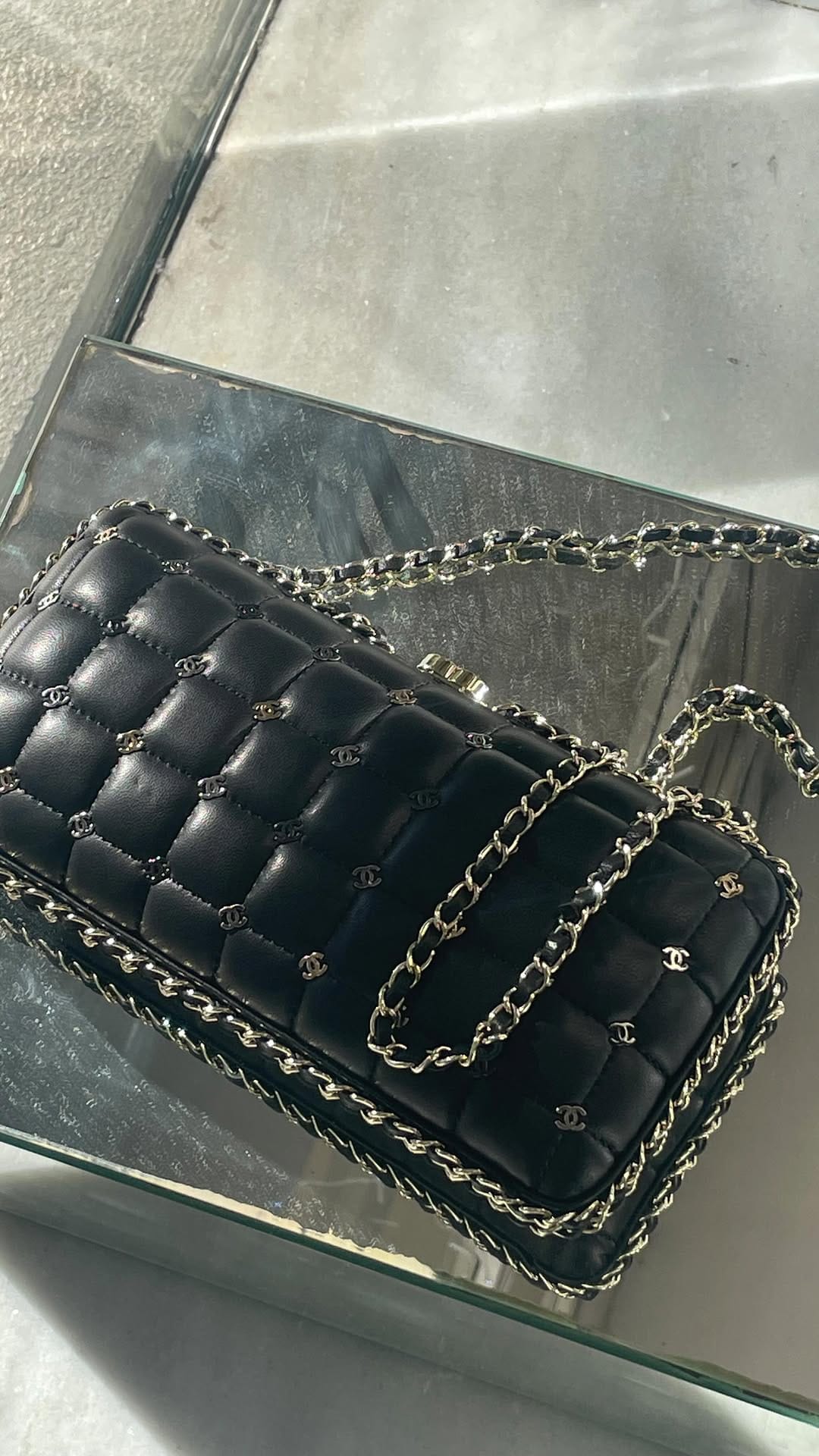 Post 10 by ✨EL VESTIDOR VINTAGE✨ on Instagram (video)