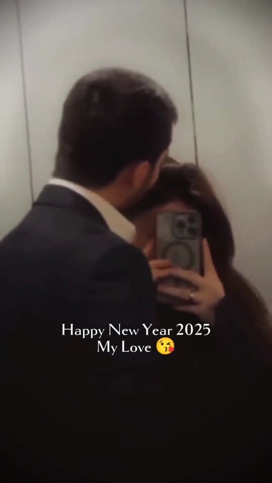 Post 4 by Aynoor | Hindi Shayari on Instagram (video)
