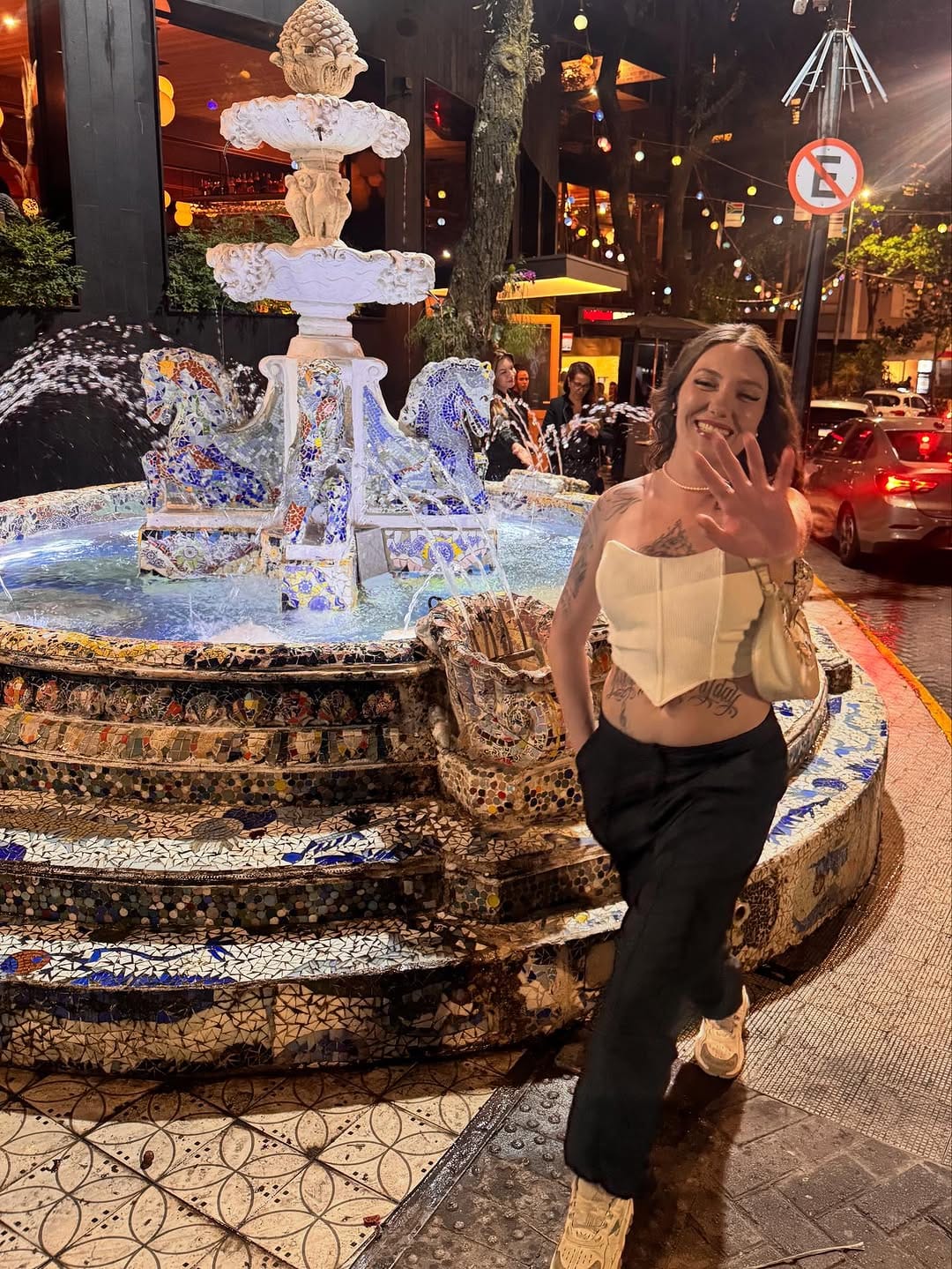 Post 8 by Manoella Mello on Instagram (carousel)