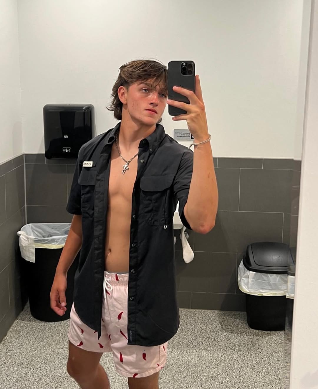 Post 8 by 𝓛𝓮𝓿𝓿𝓲 𝓑𝓾𝓻𝓴𝓮𝓼 ☥ on Instagram (carousel)