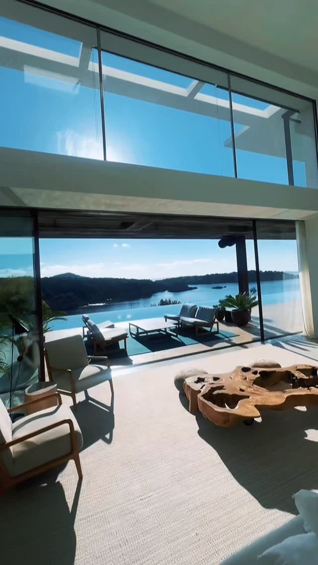 Post 4 by Contigo Travel on Instagram (video)