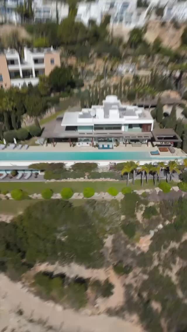 Post 6 by Contigo Travel on Instagram (video)